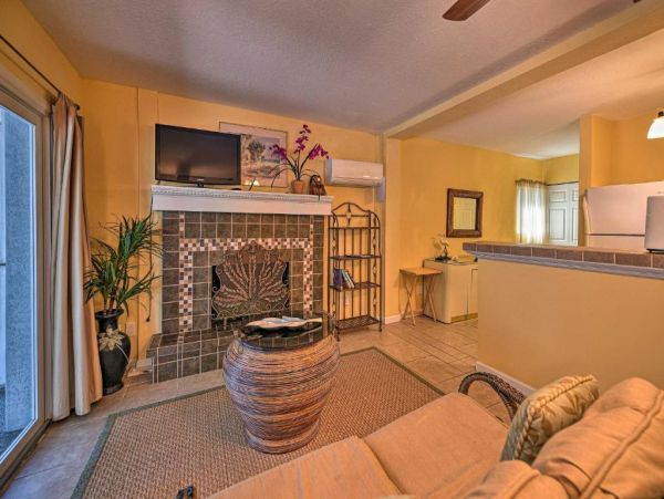 Lido Key Vacation Studio Walk to Beach