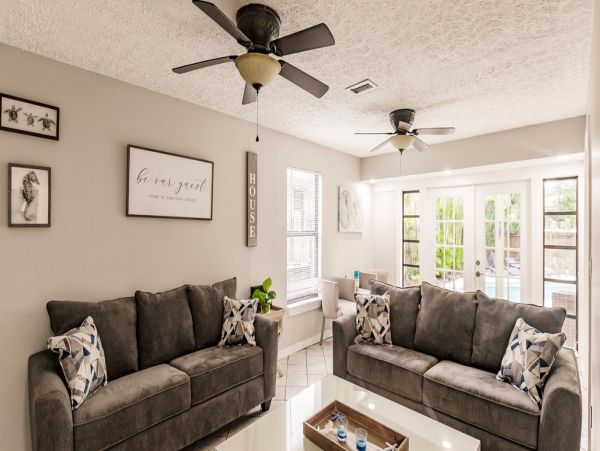 Charming Vacation Pool Home in Naples Sleeps 10 Guests