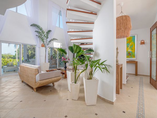 Sosúa Vacation Pool Villa Four Bedroom Walk to Beach