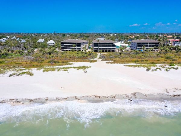 Direct Beachfront 2 Bedroom Condo in Sanibel