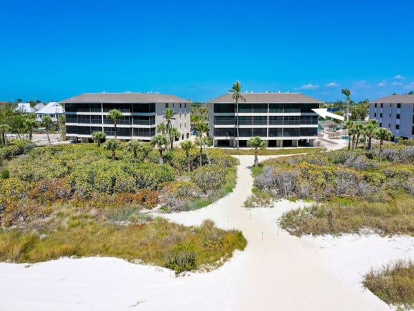 Direct Beachfront 2 Bedroom Condo in Sanibel