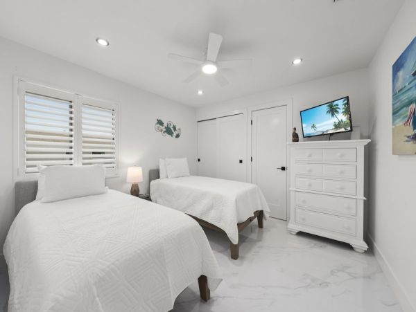 Direct Beachfront 2 Bedroom Condo in Sanibel