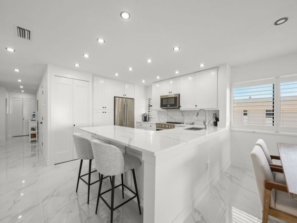 Direct Beachfront 2 Bedroom Condo in Sanibel
