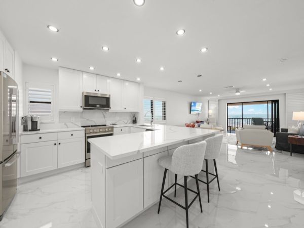 Direct Beachfront 2 Bedroom Condo in Sanibel