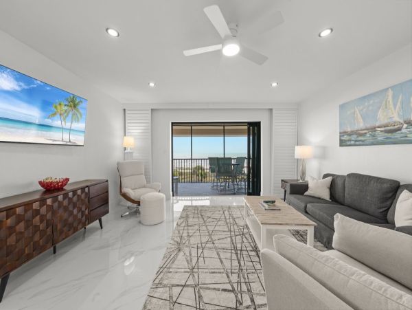 Direct Beachfront 2 Bedroom Condo in Sanibel