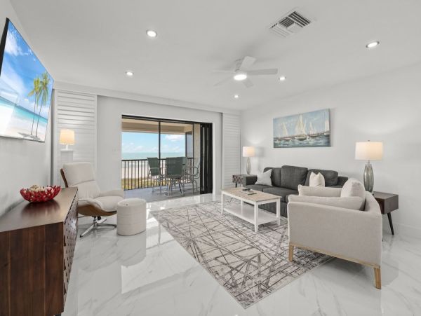 Direct Beachfront 2 Bedroom Condo in Sanibel