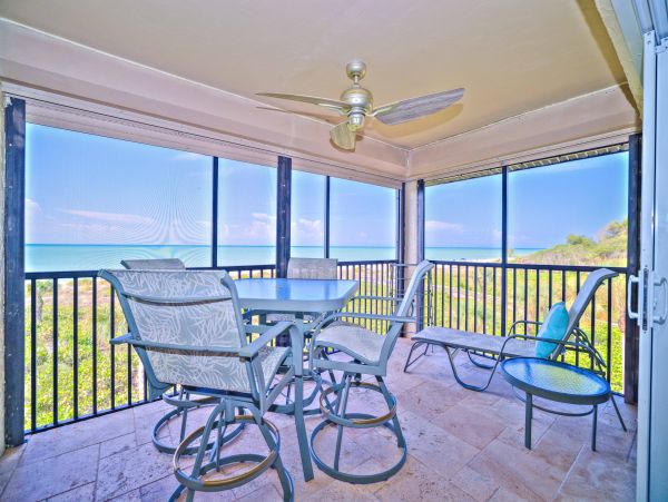 First Class Beachfront Condominium with Sweeping Views of the Gulf of Mexico