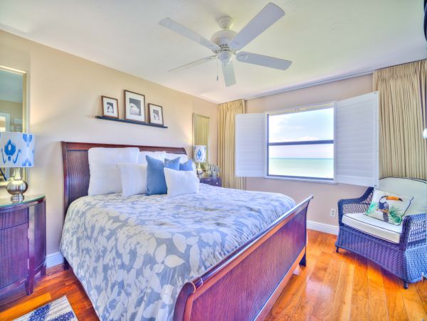 First Class Beachfront Condominium with Sweeping Views of the Gulf of Mexico