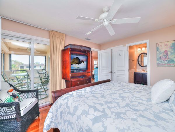 First Class Beachfront Condominium with Sweeping Views of the Gulf of Mexico