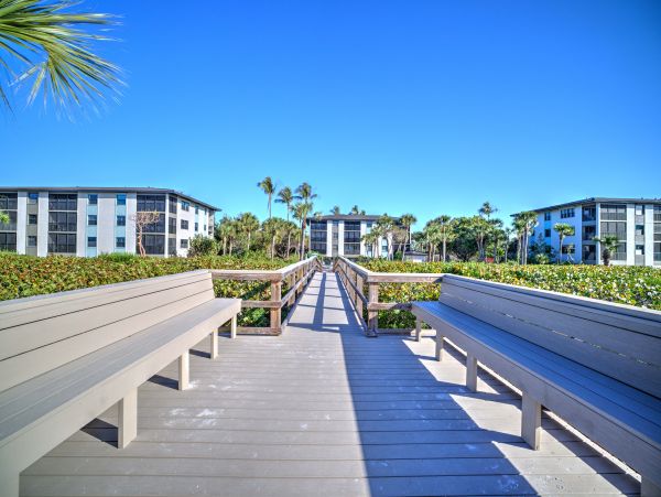 First Class Beachfront Condominium with Sweeping Views of the Gulf of Mexico