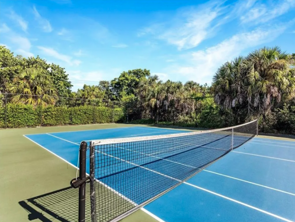 First Class Beachfront Condominium with Sweeping Views of the Gulf of Mexico