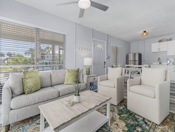 Four Vacation Villas in Fort Myers with a Short Walk to Beach 24 Guests