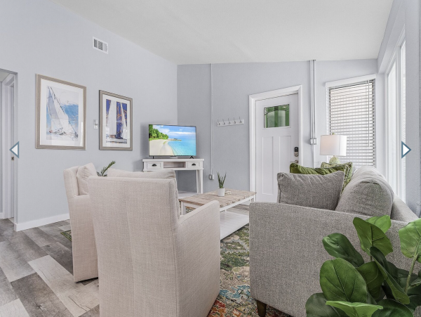 Four Vacation Villas in Fort Myers with a Short Walk to Beach 24 Guests