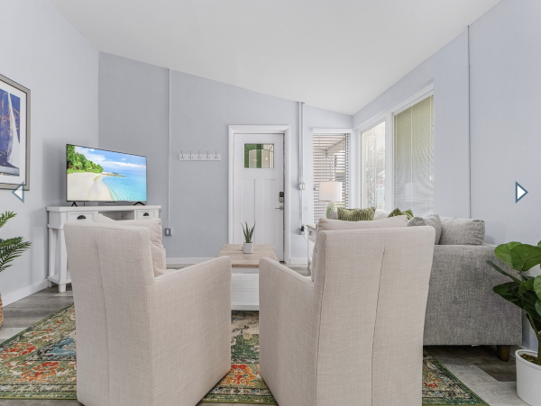 Four Vacation Villas in Fort Myers with a Short Walk to Beach 24 Guests