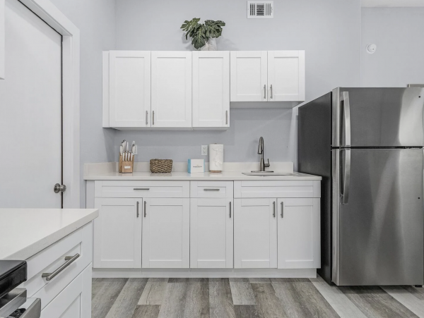 Four Vacation Villas in Fort Myers with a Short Walk to Beach 24 Guests