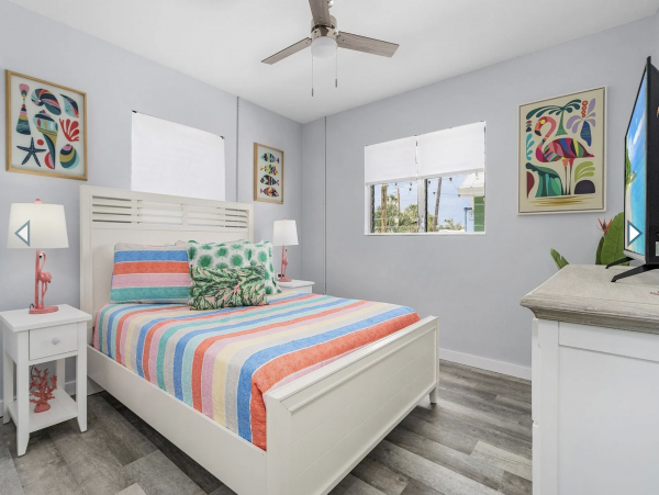 Four Vacation Villas in Fort Myers with a Short Walk to Beach 24 Guests