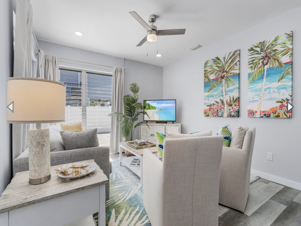 Four Vacation Villas in Fort Myers with a Short Walk to Beach 24 Guests