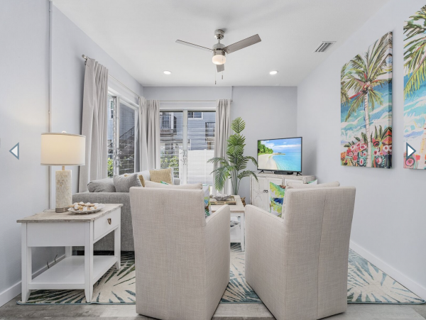 Four Vacation Villas in Fort Myers with a Short Walk to Beach 24 Guests