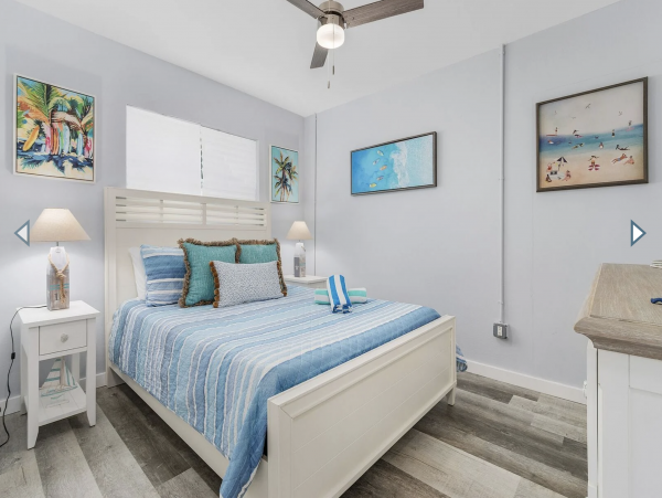 Four Vacation Villas in Fort Myers with a Short Walk to Beach 24 Guests