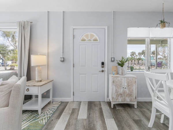 Four Vacation Villas in Fort Myers with a Short Walk to Beach 24 Guests