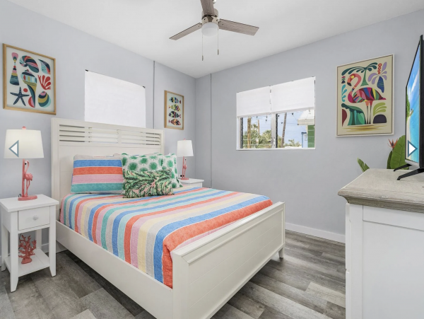 Four Vacation Villas in Fort Myers with a Short Walk to Beach 24 Guests