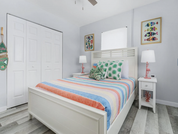 Four Vacation Villas in Fort Myers with a Short Walk to Beach 24 Guests