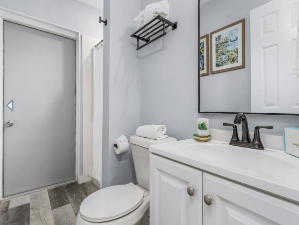 Four Vacation Villas in Fort Myers with a Short Walk to Beach 24 Guests
