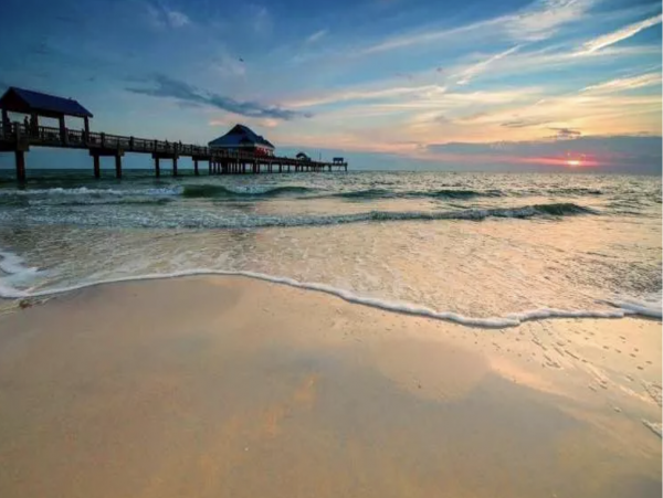 Four Vacation Villas in Fort Myers with a Short Walk to Beach 24 Guests