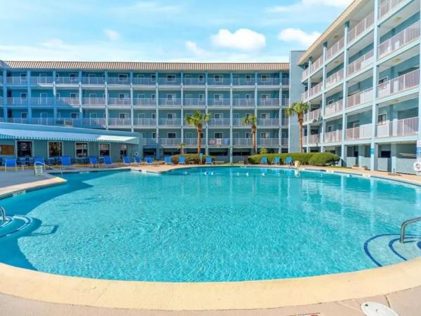 Hilton Head Walk to Beach Two Bedroom Vacation Condo