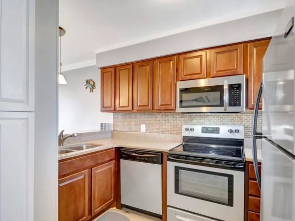 Hilton Head Walk to Beach Two Bedroom Vacation Condo
