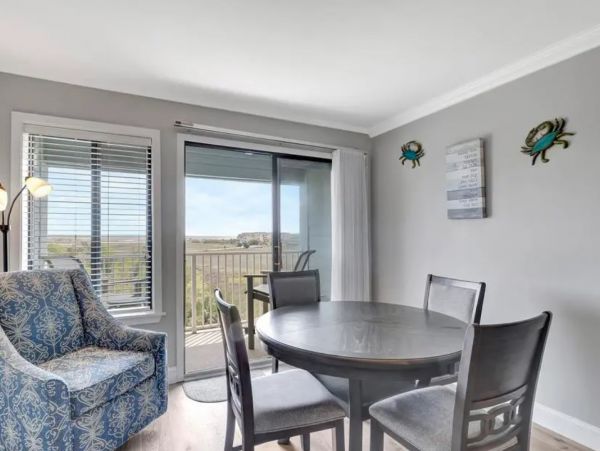 Hilton Head Walk to Beach Two Bedroom Vacation Condo