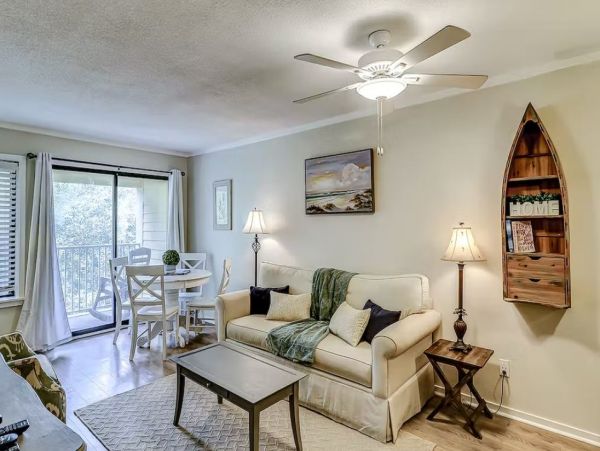 Charming Vacation Condo in Hilton Head with Pool and Tennis Courts