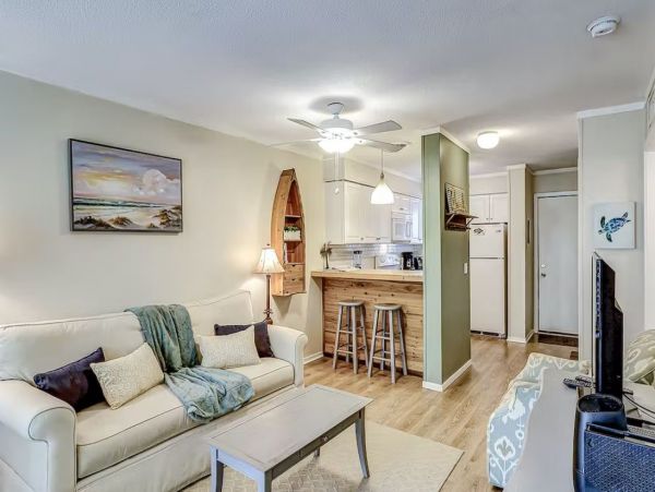 Charming Vacation Condo in Hilton Head with Pool and Tennis Courts