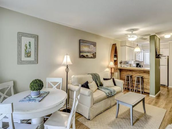 Charming Vacation Condo in Hilton Head with Pool and Tennis Courts