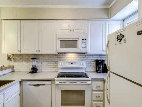 Charming Vacation Condo in Hilton Head with Pool and Tennis Courts