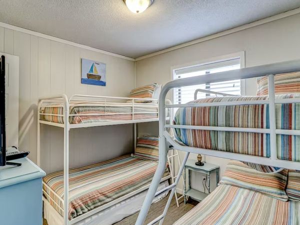 Charming Vacation Condo in Hilton Head with Pool and Tennis Courts