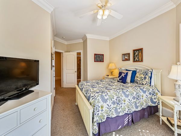 Spacious Seven Bedroom Home in Hilton Head Sleeps 19