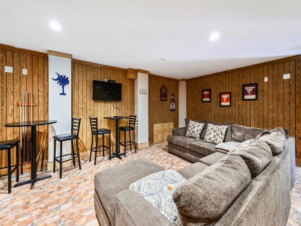 Spacious Seven Bedroom Home in Hilton Head Sleeps 19