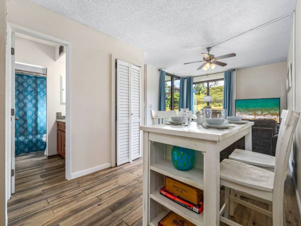 Beautiful Kahana Vacation Condo One Bedroom