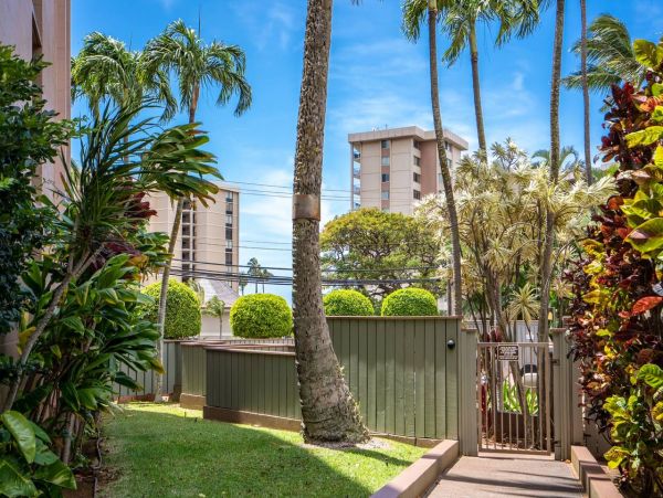 Beautiful Kahana Vacation Condo One Bedroom
