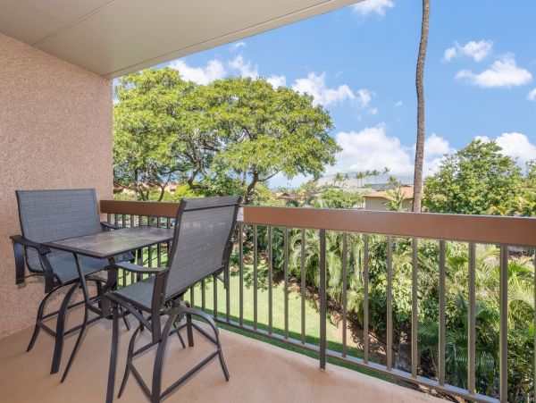 Lovely Kihei Vacation Condo One Bedroom Sleeps 4