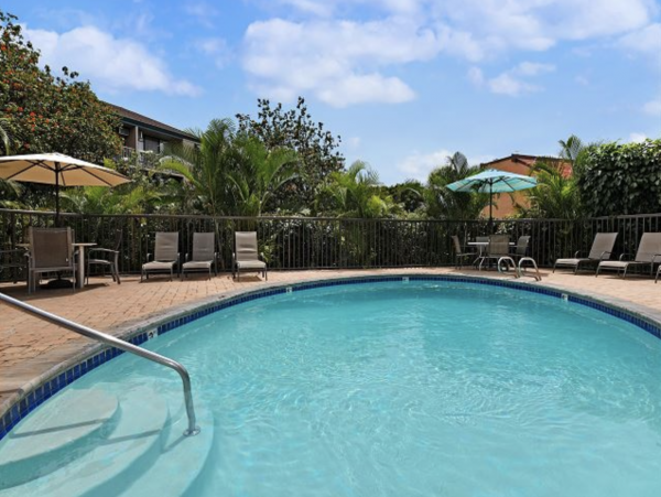 Lovely Kihei Vacation Condo One Bedroom Sleeps 4