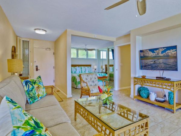 Ocean Views Kaanapali Vacation Condo One Bedroom
