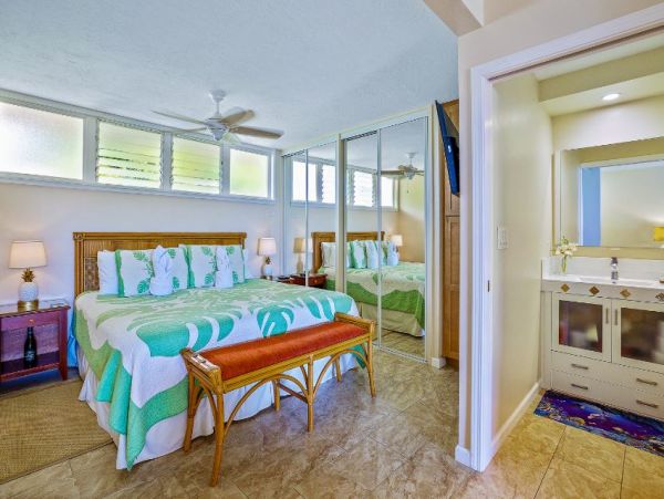 Ocean Views Kaanapali Vacation Condo One Bedroom