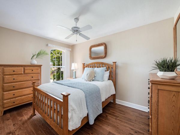 Naples Home 1029390