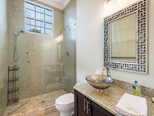 Luxury Naples 4 Bedroom Home Short Walk to Beach