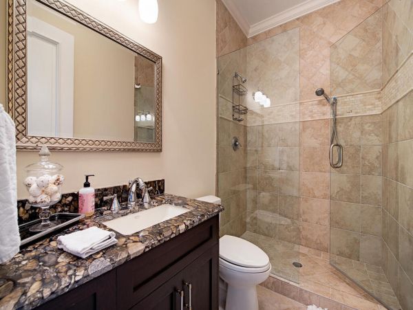 Luxury Naples 4 Bedroom Home Short Walk to Beach