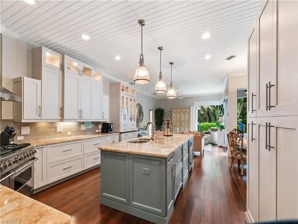 Naples Home 1029394