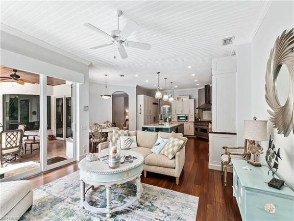 Naples Home 1029394