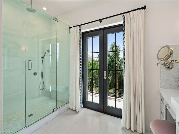 Naples Home 1029395
